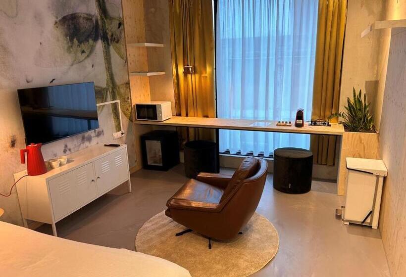 스탠다드 스튜디오, Moloko  Just A Room  Sleep&shower Digital Key By Sms