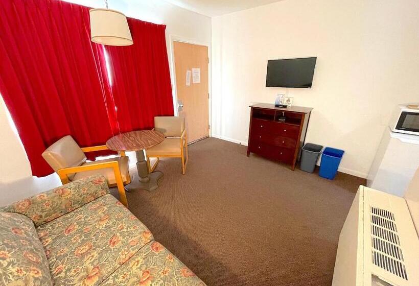 家庭套房, Cardinal Motel