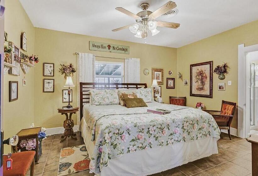Стандартный Номер Кровать Кинг, Granbury Gardens Bed And Breakfast