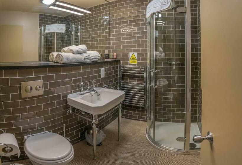 Номер Стандарт, Harper S Steakhouse With Rooms, Haslemere