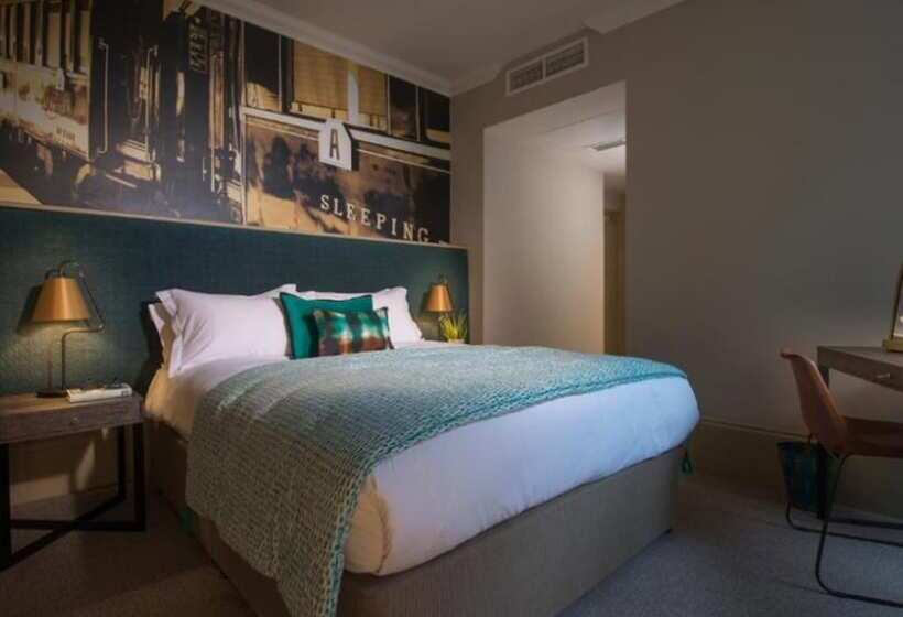 Номер Стандарт, Harper S Steakhouse With Rooms, Haslemere