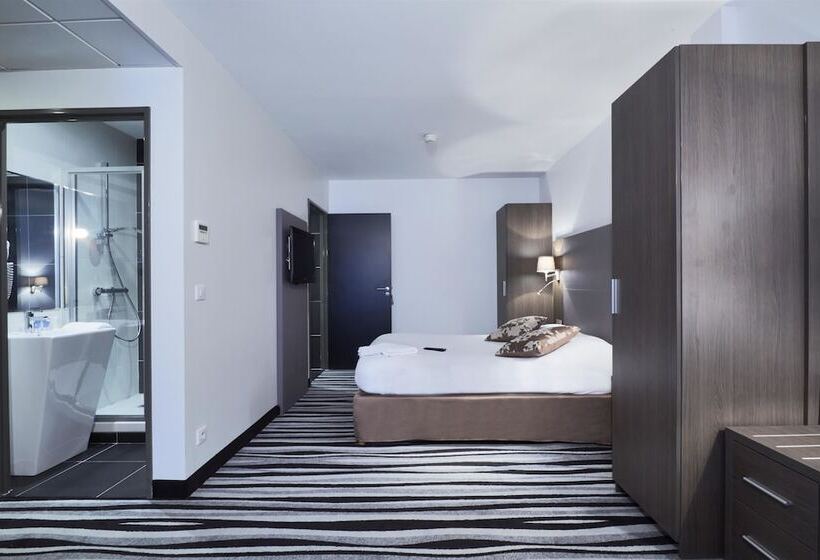 Номер Superior, Kyriad Saint Quentin En Yvelines  Montigny