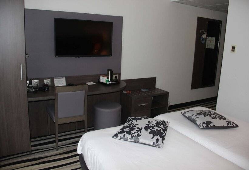 Номер Superior, Kyriad Saint Quentin En Yvelines  Montigny