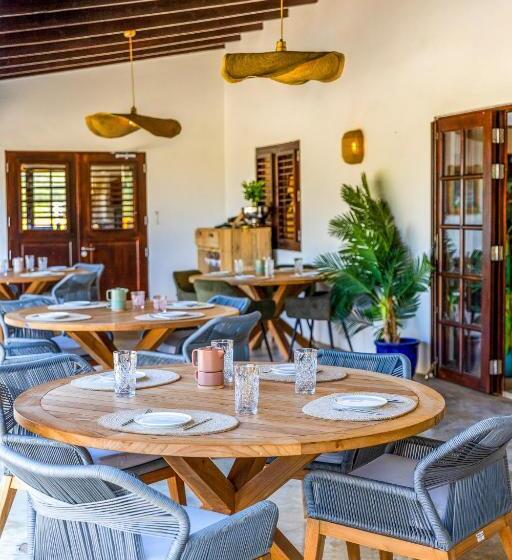 اتاق لوکس با بالکن, Boutique Hotel Wanapa   Adult Friendly   14 Years And Older