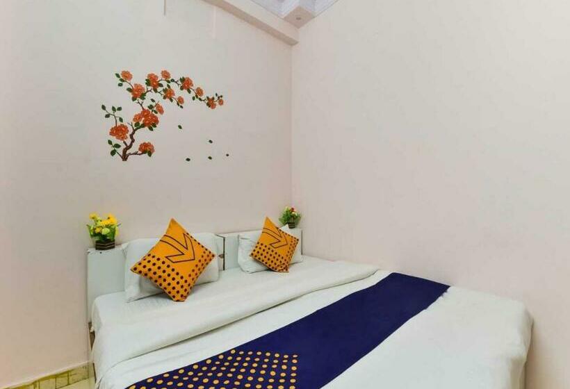 اتاق کلاسیک سه تخته, Flagship Stay Inn