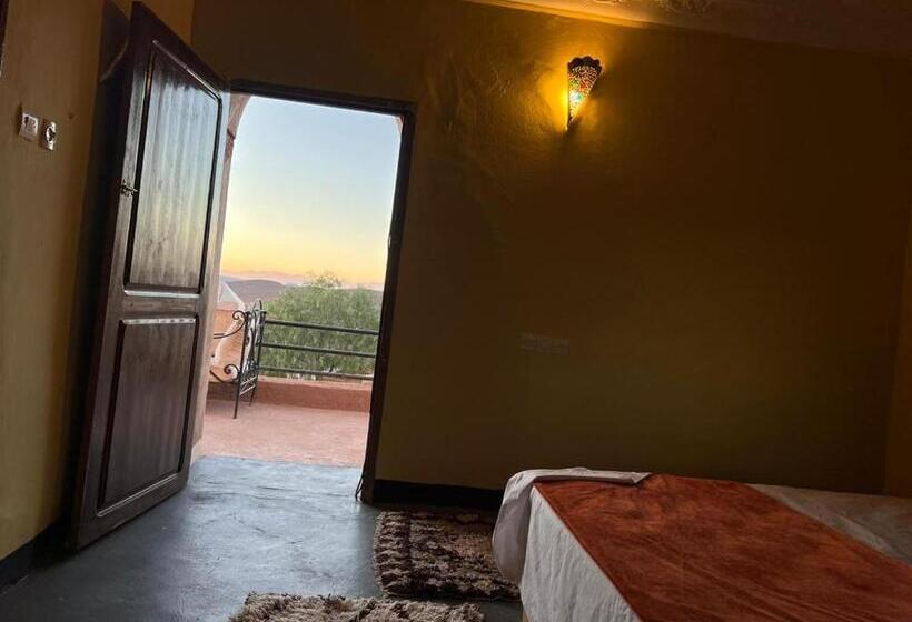 غرفة قياسية مزوَّدة بتراس, Kasbah Tifoultoute