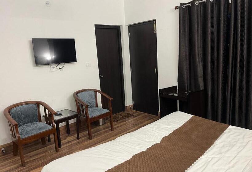 Номер Deluxe с Балконом, Cedar Woods Resort By Heyan Hotels