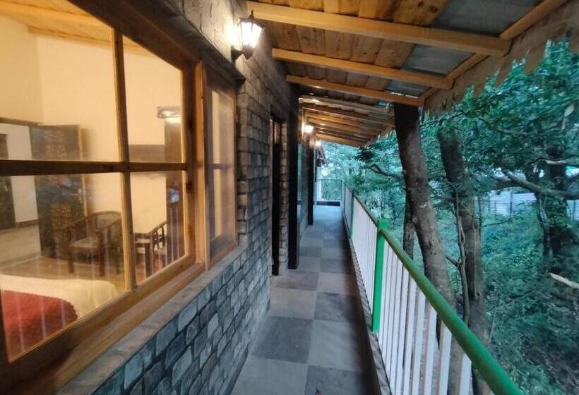 Номер Deluxe с Балконом, Cedar Woods Resort By Heyan Hotels