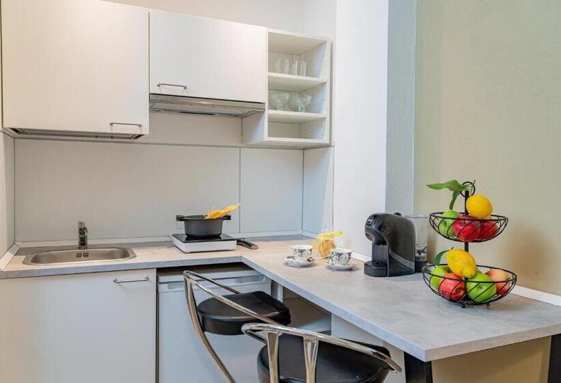 Estúdio Estandar com Sacada, Residenze Asproni Serviced Apartments
