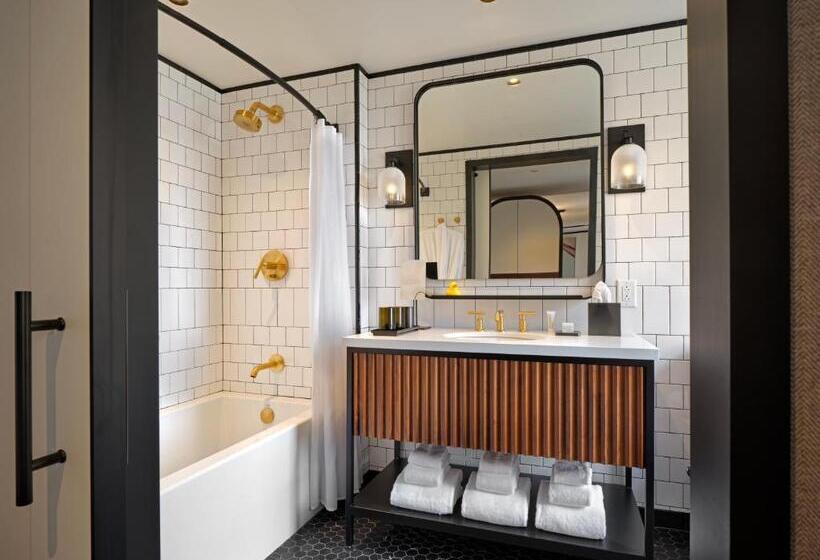 Номер Deluxe, 21c Museum Hotel St Louis
