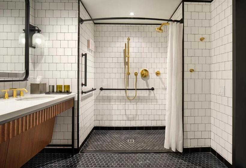 Люкс Адаптированный для Инвалидов, 21c Museum Hotel St Louis