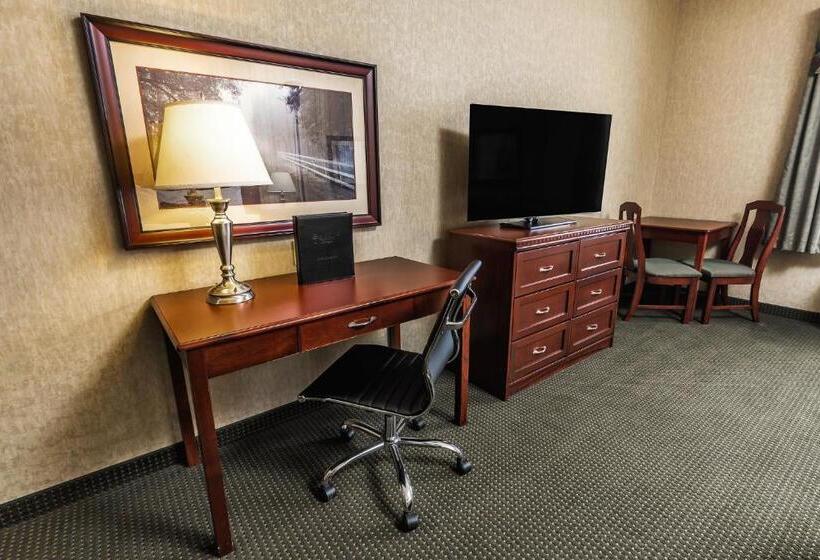 Стандартный Номер Кровать Кинг, Redwood Inn & Suites