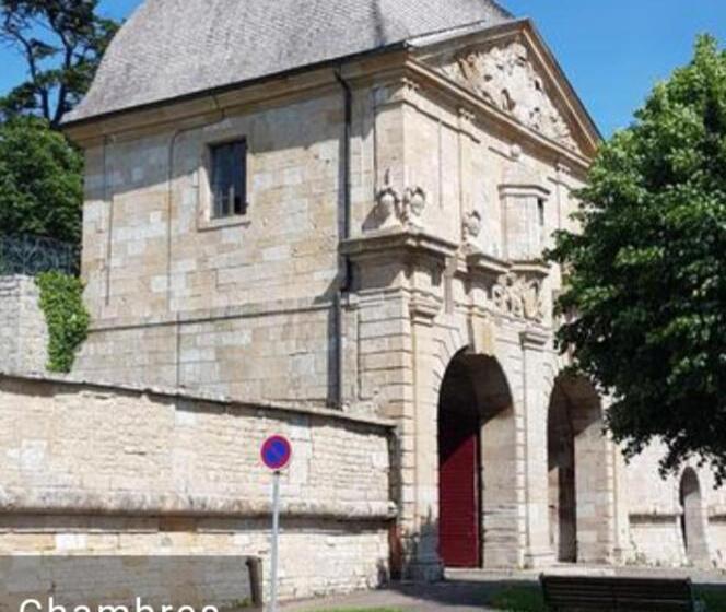 Номер Стандарт Внутренний, La Mouche Villa Chambre Familiale Piscine