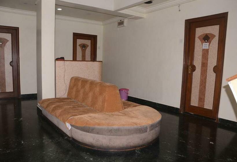 Номер Deluxe, Aaditya Palace