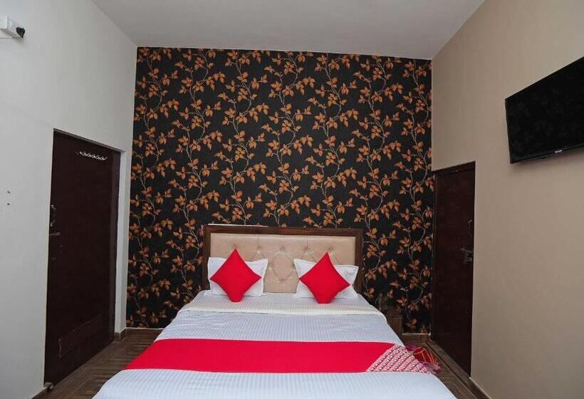 Quarto Triplo Clássico, Oyo 40061 King Palace