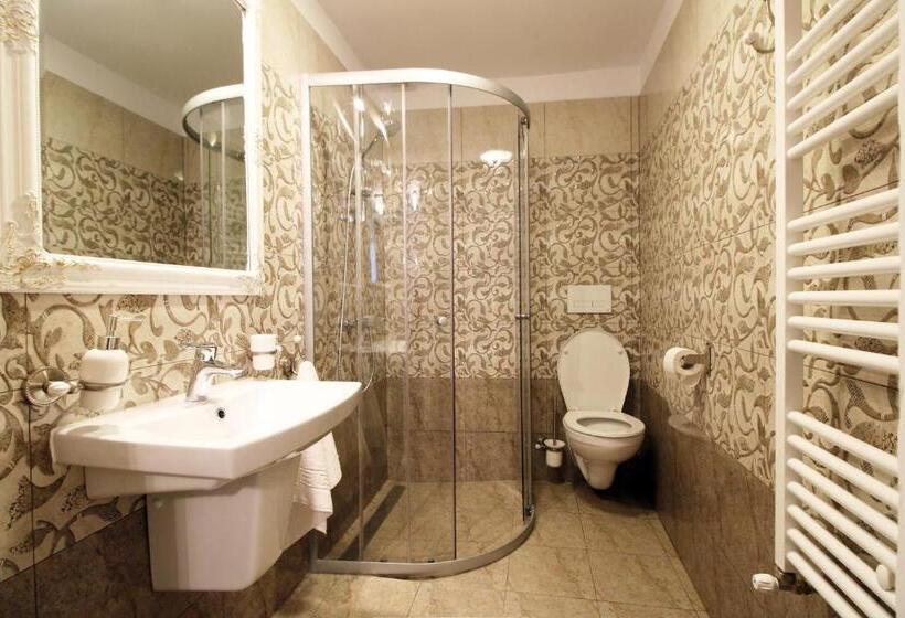 اتاق استاندارد, Select House