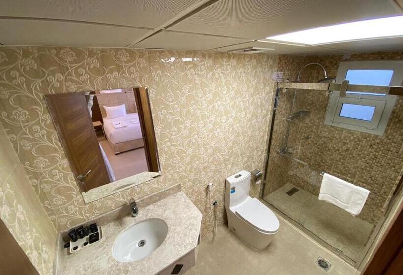 اتاق لوکس با تخت بزرگ, Diamond Star Hotel فندق النجمة الماسية