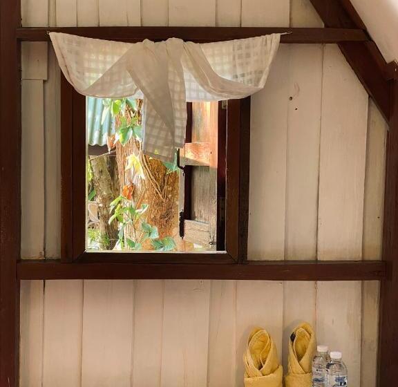 Бунгало Стандарт, Little Eden Guesthouse