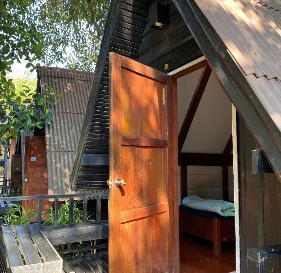 Бунгало Стандарт, Little Eden Guesthouse