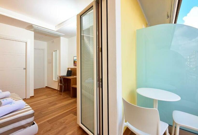 اتاق استاندارد با بالکن, Zeropensieri B&b