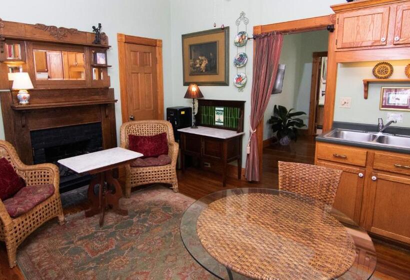Дом 1 Спальня, Sweetwater Branch Inn