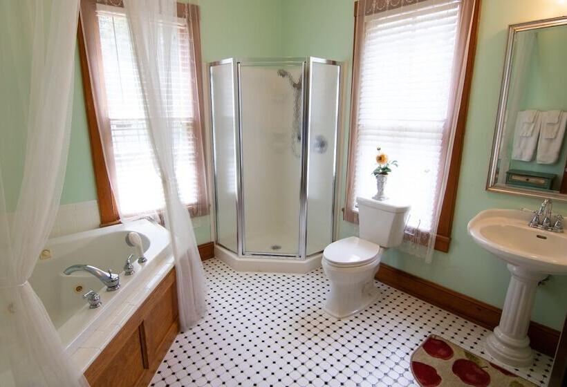 Дом 1 Спальня, Sweetwater Branch Inn