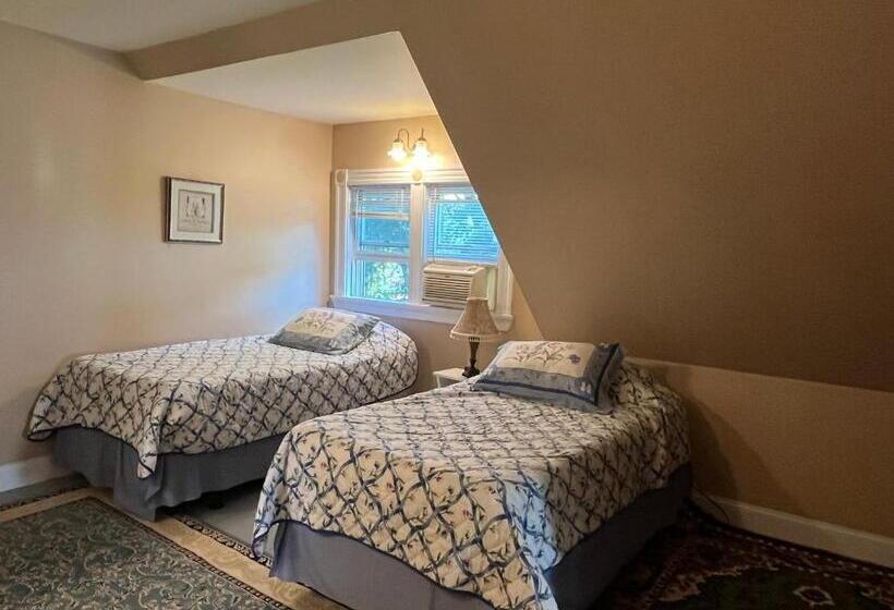 Номер Стандарт, Cheney House Bed & Breakfast