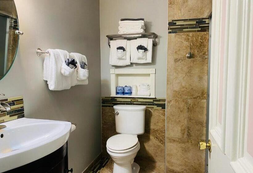 Семейный Номер Вид на Сад, Greystone Manor Bed & Breakfast