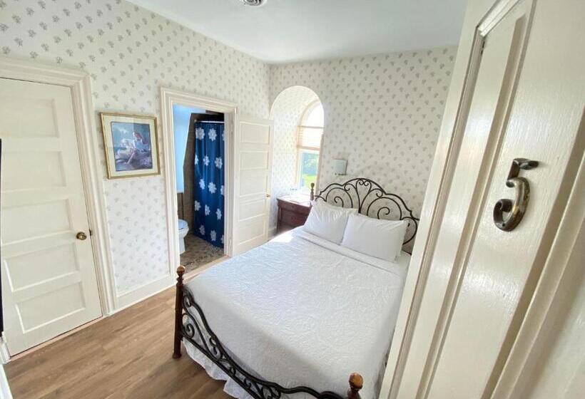 Номер Economy, Greystone Manor Bed & Breakfast