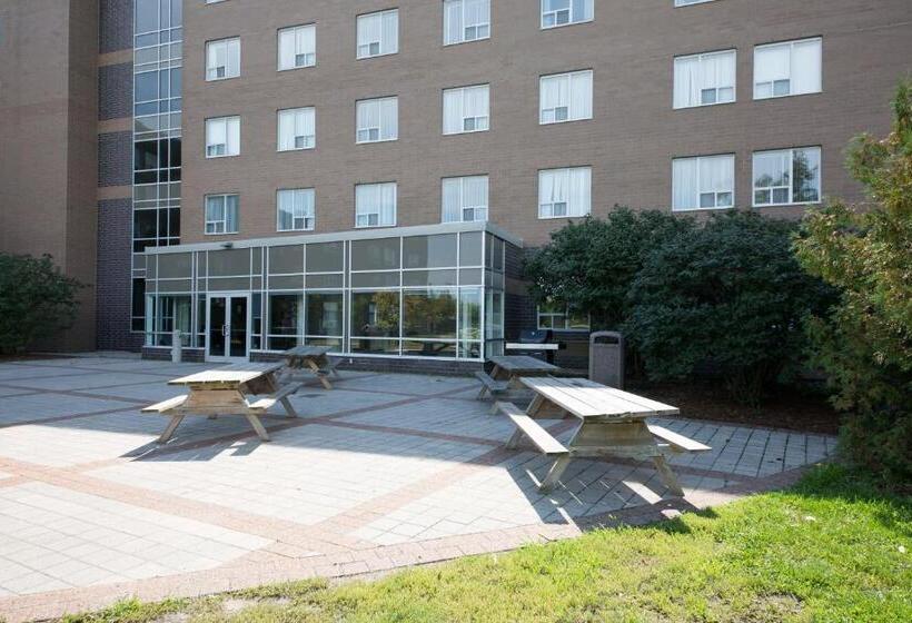 Люкс 2 Спальни, Residence & Conference Centre   Windsor
