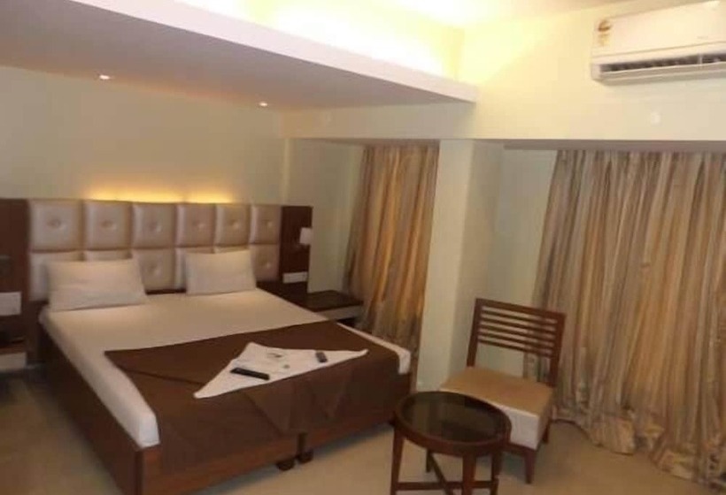 Номер Deluxe, Aishwarya Residency