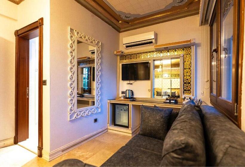 Deluxe Room, Castle Old Town