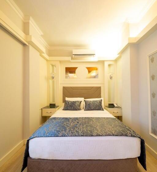 Standard Quadruple Room, Castle Old Town