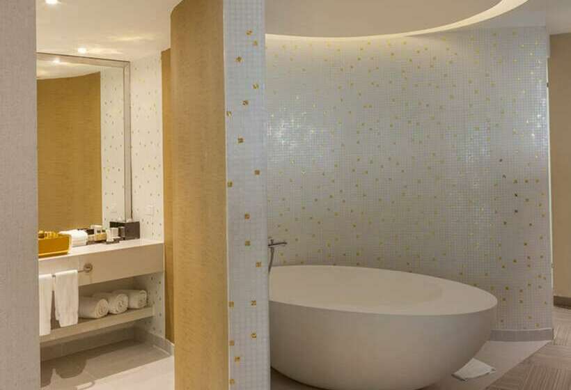 Президентский Люкс, Las Americas Golden Tower Panama