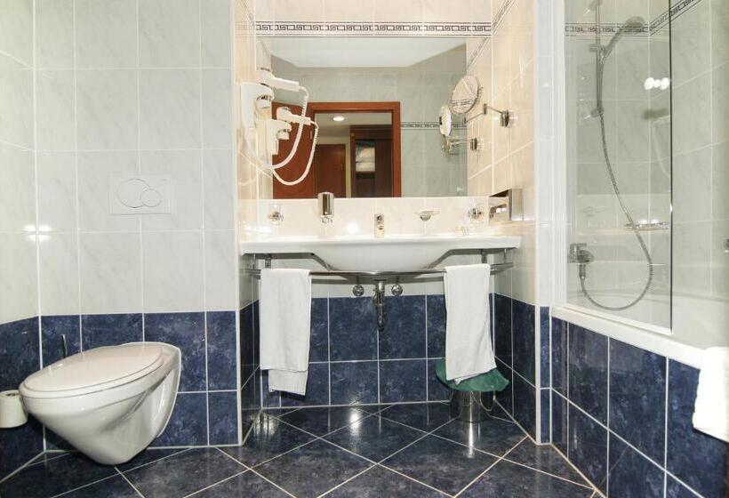 اتاق استاندارد با چشم‌انداز پارک, Meridijan Adults Only