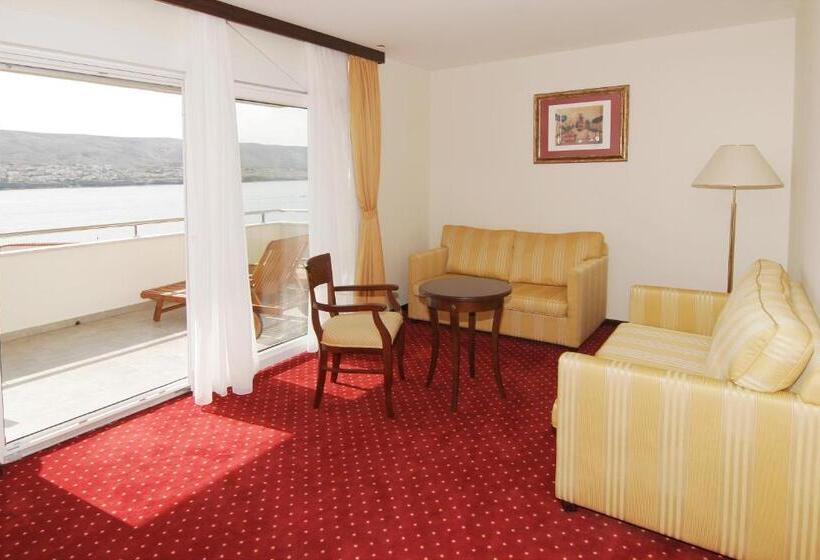 سوییت با چشم‌انداز دریا, Meridijan Adults Only