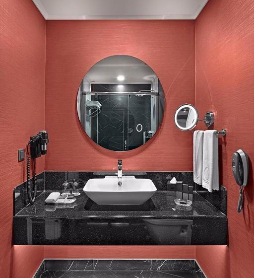 장애인을 위한 킹사이즈 침대 스탠다드 룸, Ramada Plaza By Wyndham Eskisehir