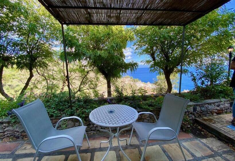 Люкс с Террасой, Residence Terra Rossa Taormina
