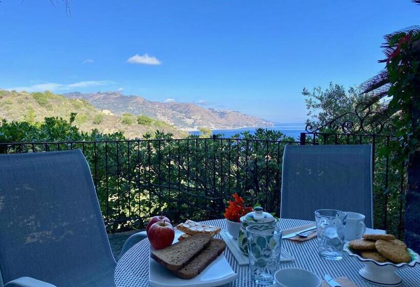 Полулюкс, Residence Terra Rossa Taormina