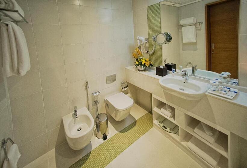 Номер Deluxe Вид на Море, Tryp By Wyndham Abu Dhabi City Center