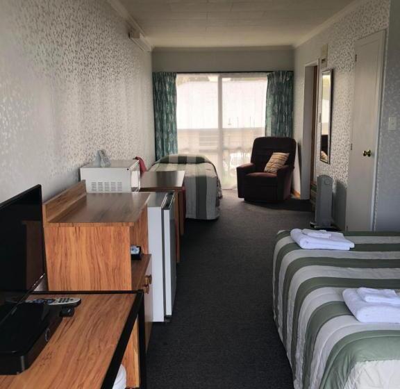 Студия Стандарт, Lilybrook Motel