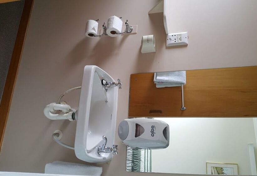Студия Стандарт, Lilybrook Motel