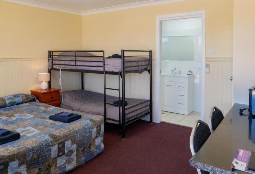 패밀리 룸, Lithgow Motor Inn