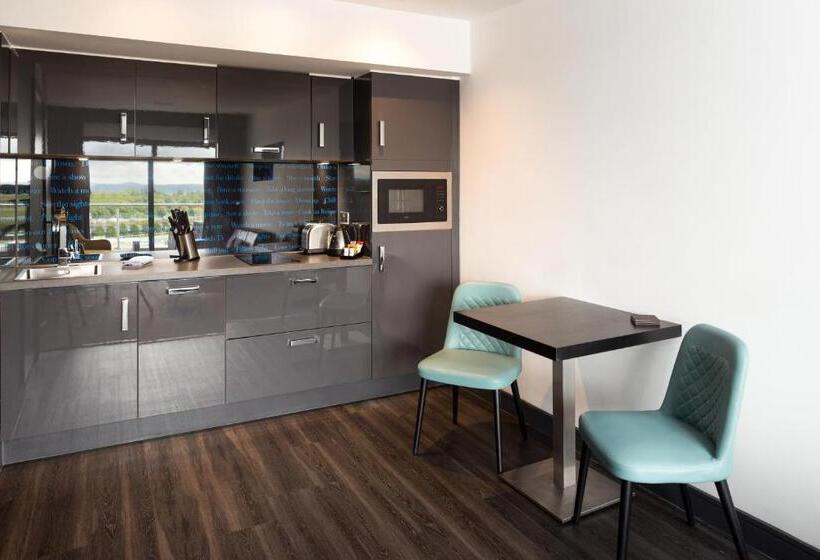 Апартаменты Пентхаус 1 Спальня, Roomzzz Chester City