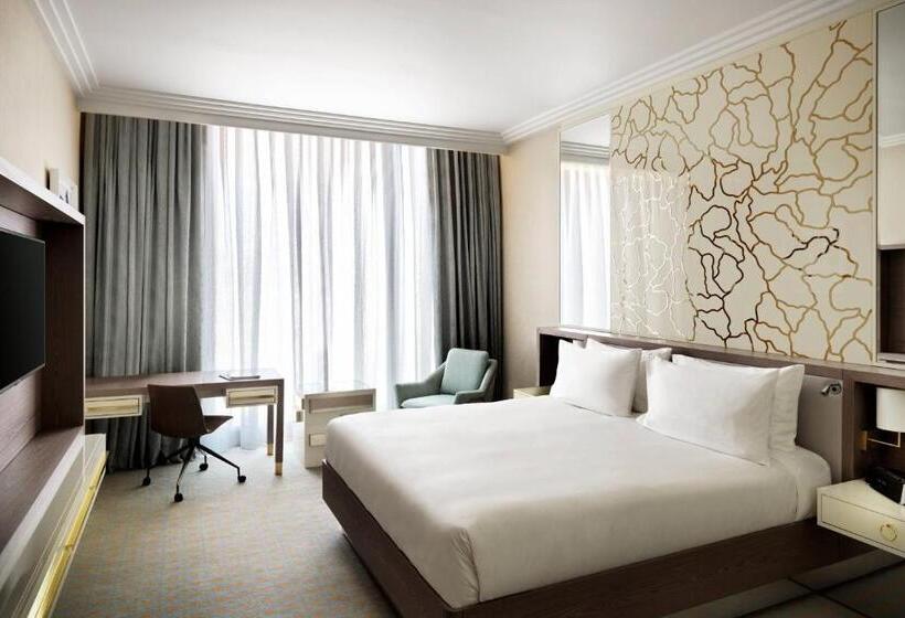اتاق لوکس با تخت بزرگ, Baku Marriott Hotel Boulevard
