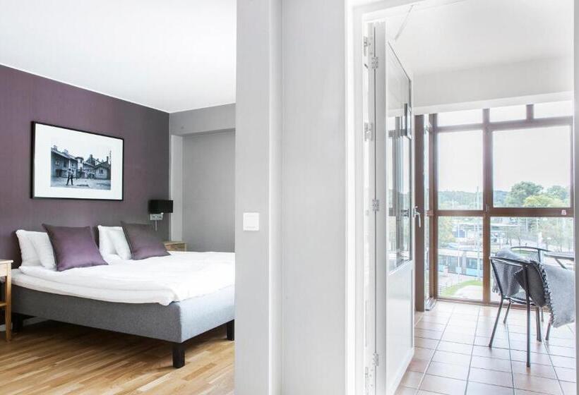 Номер Стандарт Четырехместный Совместный Санузел, Linnéplatsens Hotell & Vandrarhem