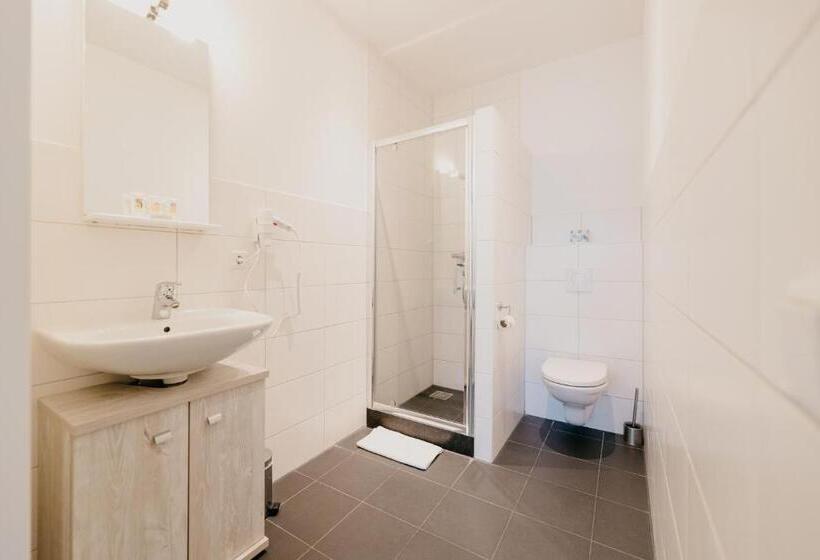 3 Bedroom Apartment, Amsterdam Id Apart
