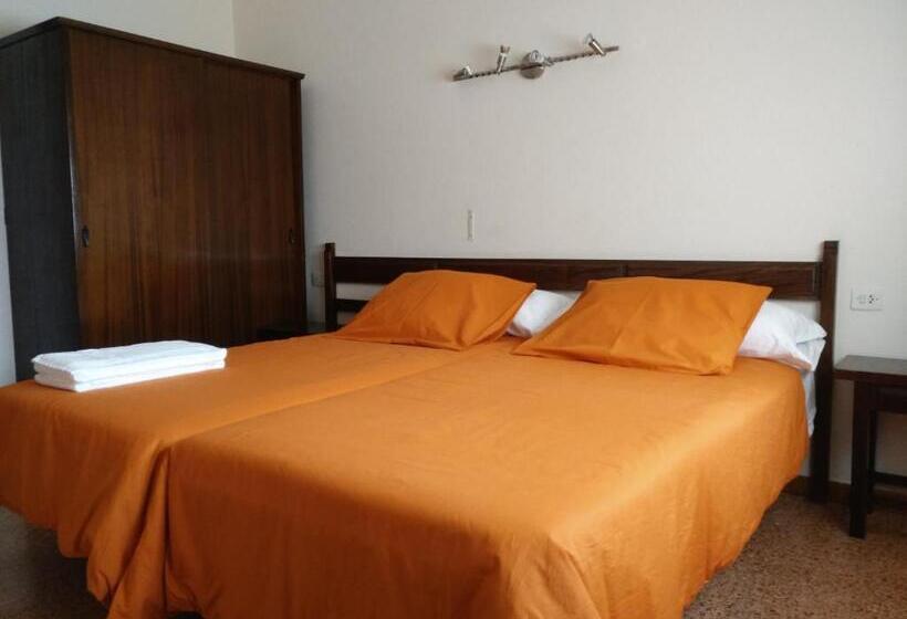 Номер Стандарт, Hostal L´esplai