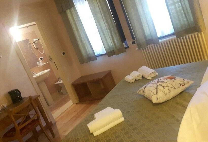 Трехместный Номер Комфорт, Maison Cly Hotel & Restaurant