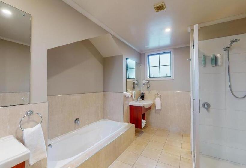 패밀리 스위트, Quantum Lodge Motor Inn